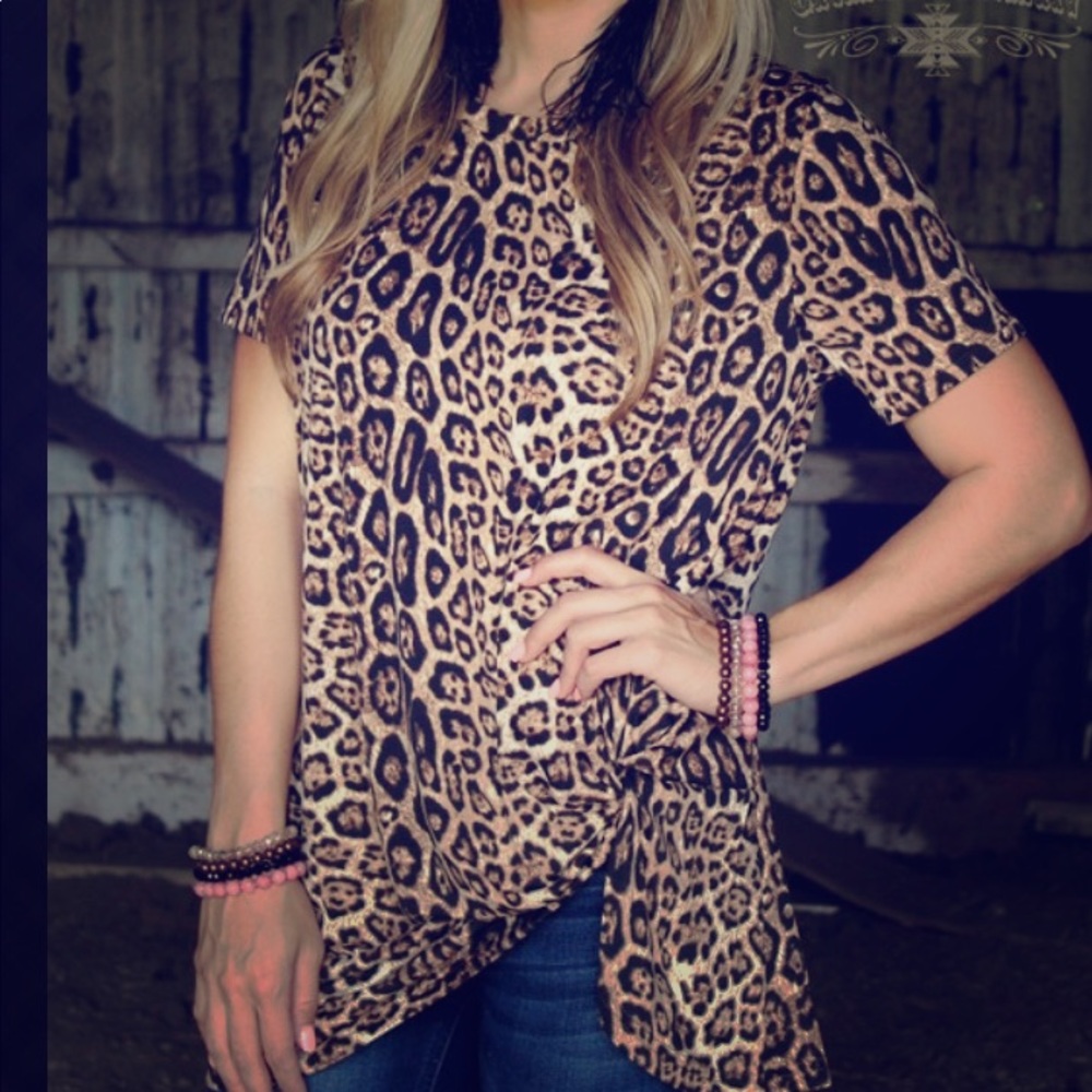 Leopard knotty tee